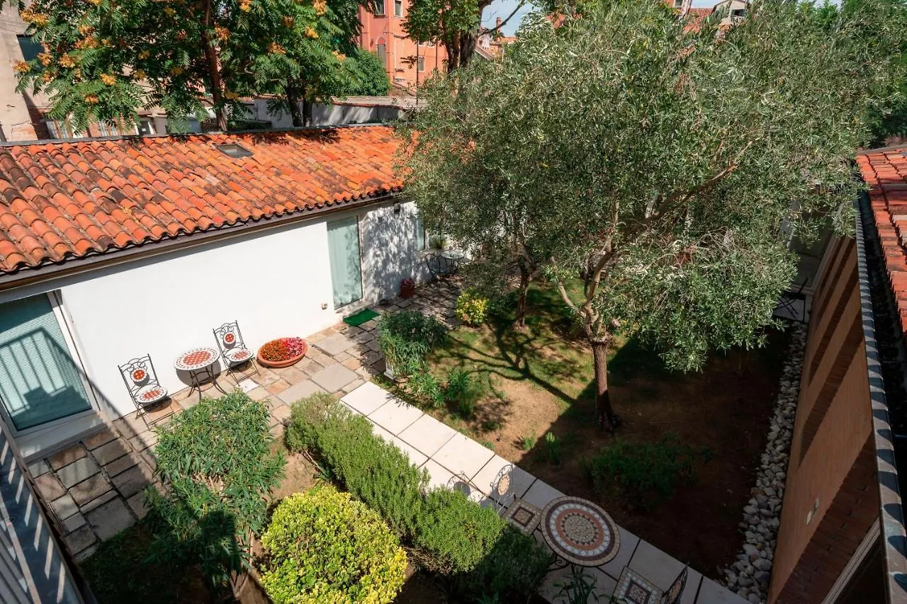 The Waterview Alcove Apartment Venice
