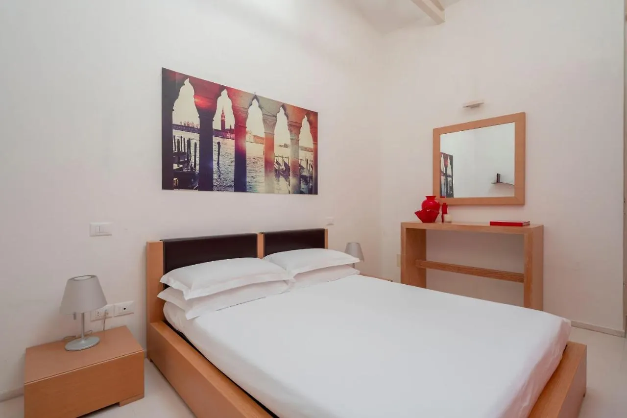 The Waterview Alcove Apartment Venice