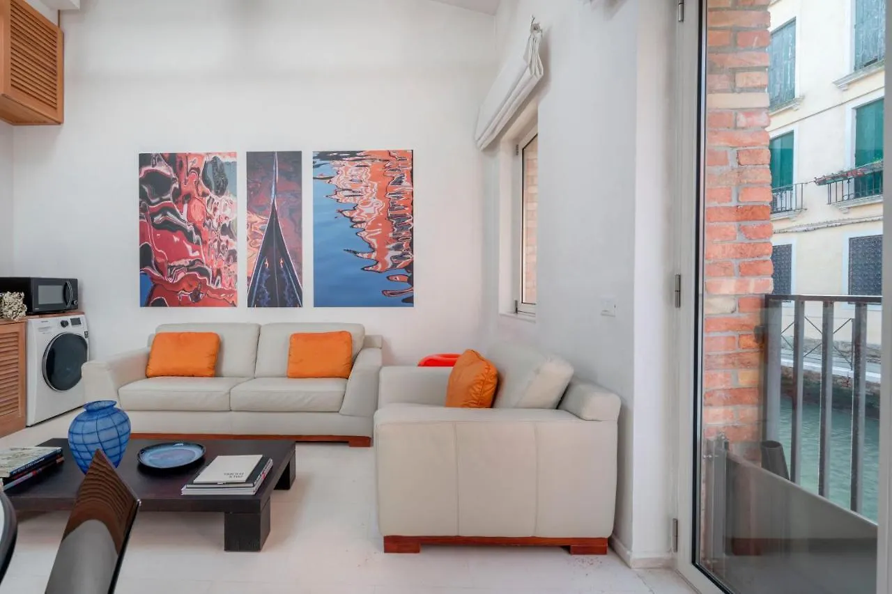 The Waterview Alcove Apartment Venice