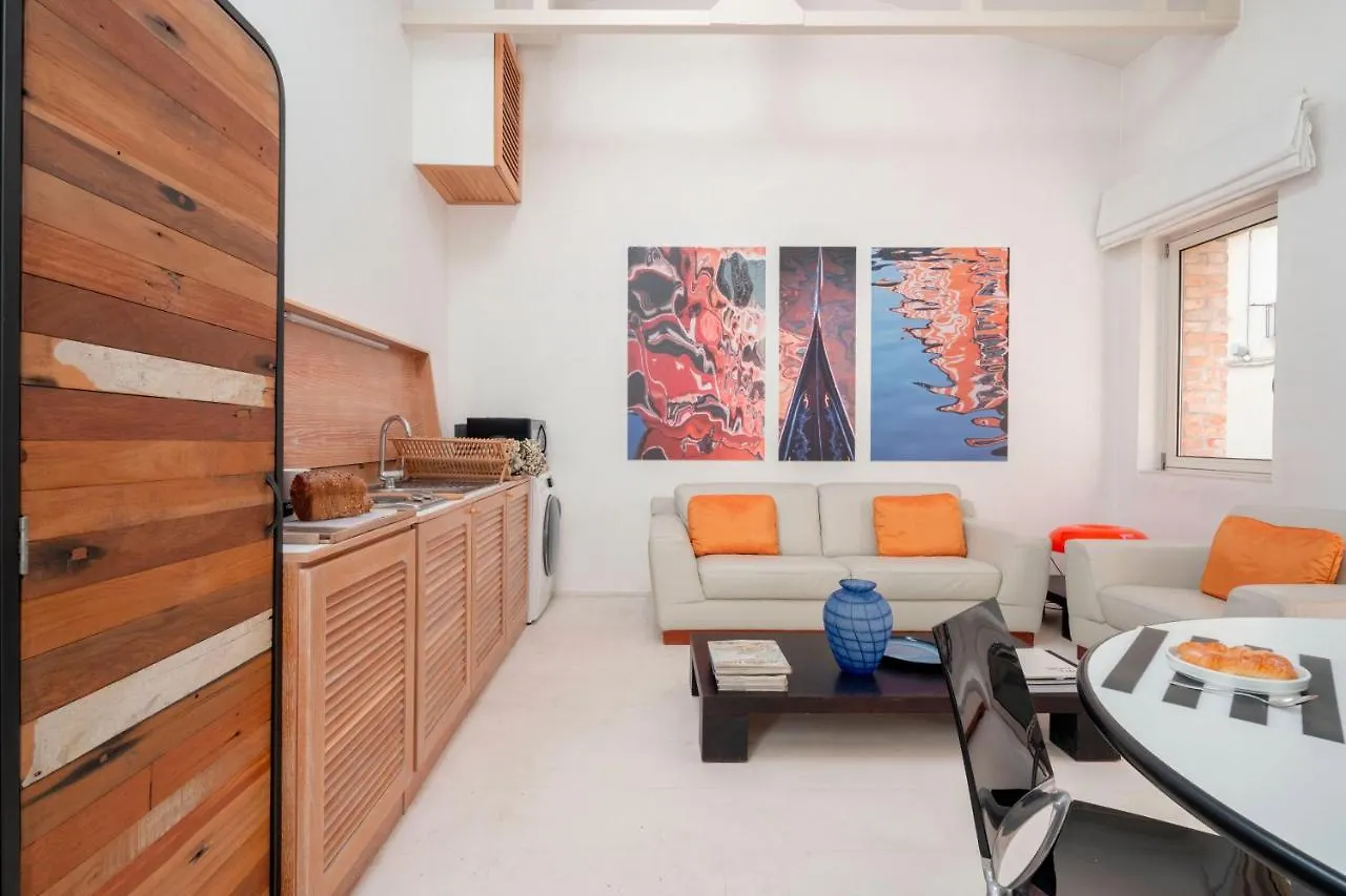 The Waterview Alcove Apartment Venice