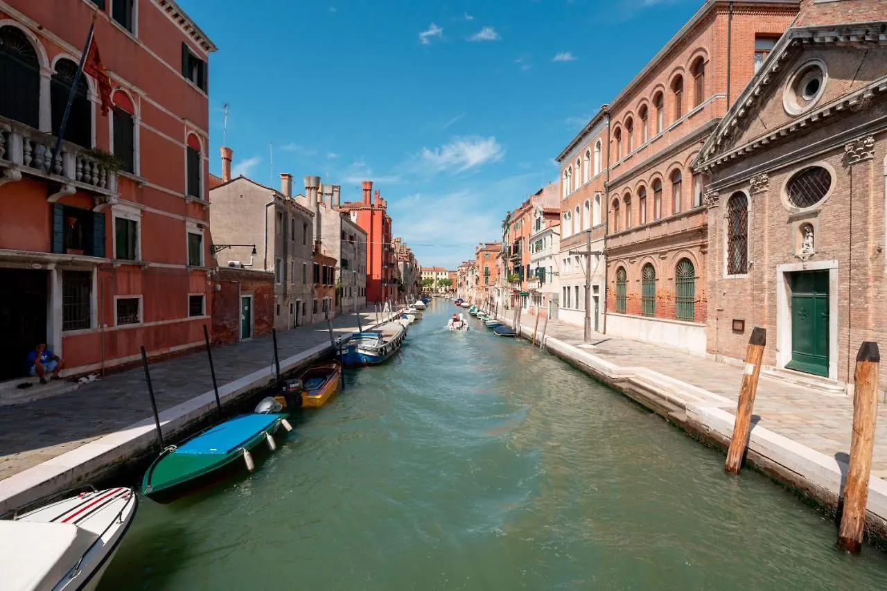 The Waterview Alcove Apartment Venice