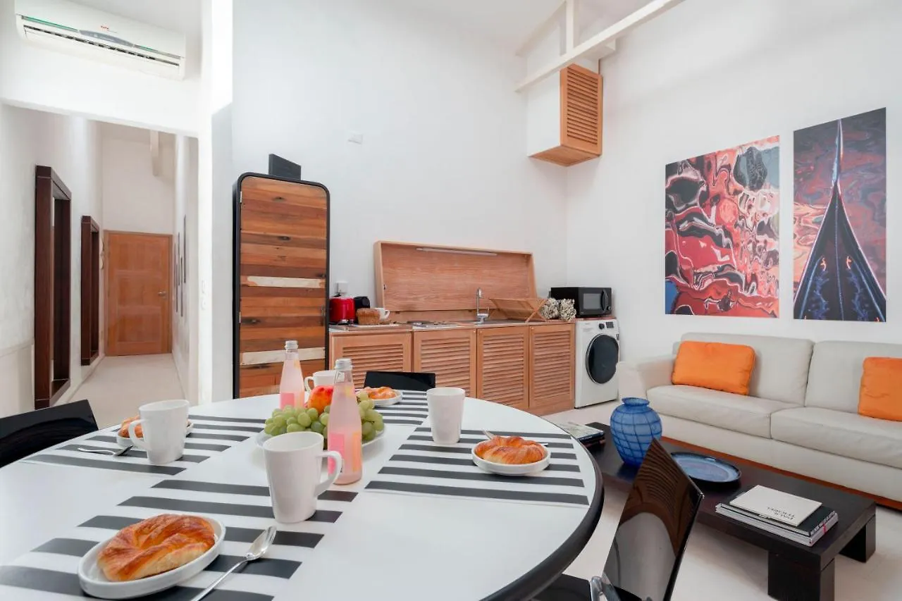 The Waterview Alcove Apartment Venice