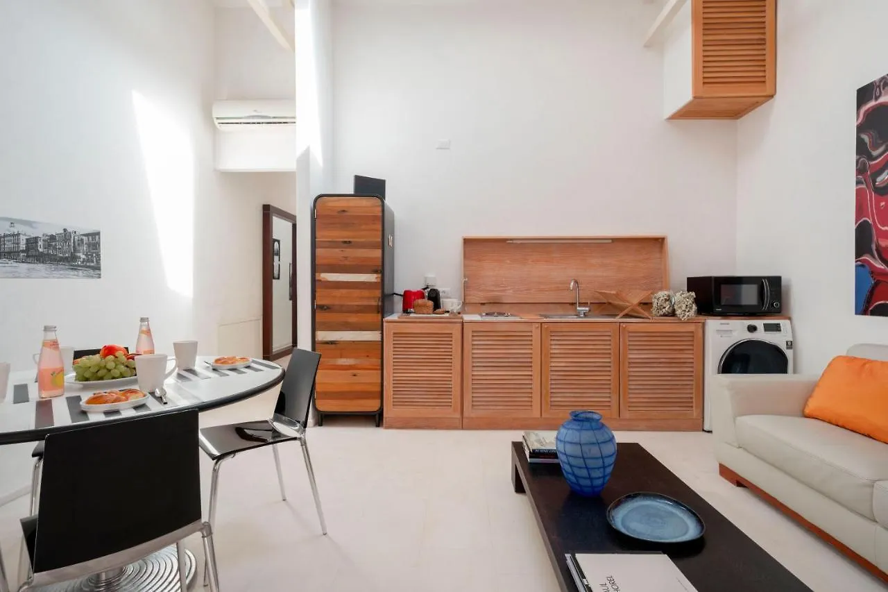 The Waterview Alcove Apartment Venice
