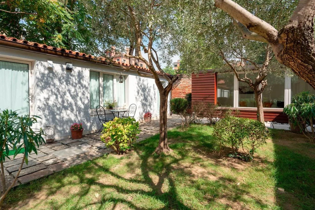 The Waterview Alcove Apartment Venice